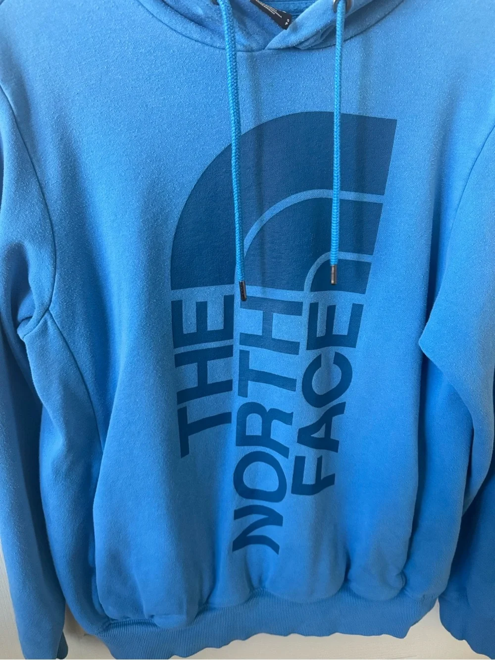 The North Face Blue Graphic Pullover Hoodie Men’s Small